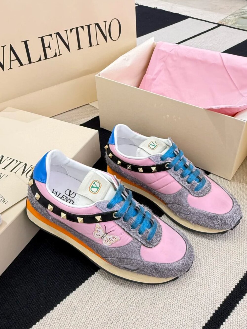 Classic Valentino shoes: A Stylish and Versatile Choice for Elegance